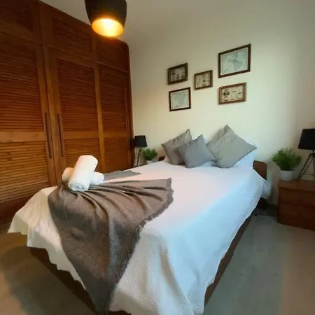 Casa De Almagreira (Santa Maria)